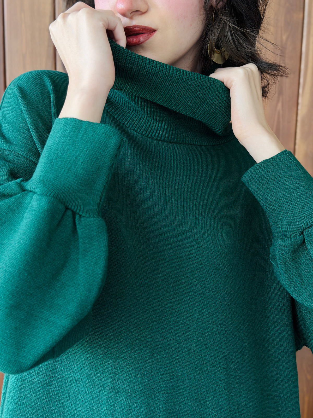 Soft Aura Dress In Emerald Green