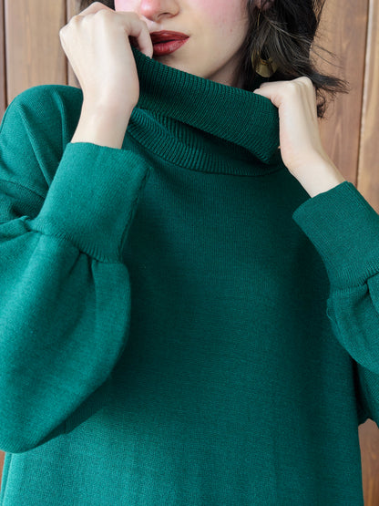 Soft Aura Dress In Emerald Green
