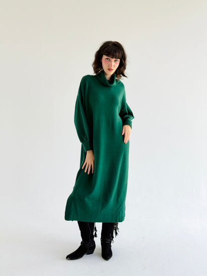 Soft Aura Dress In Emerald Green