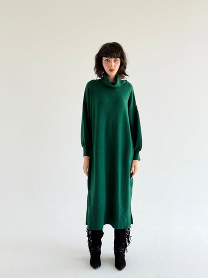 Soft Aura Dress In Emerald Green