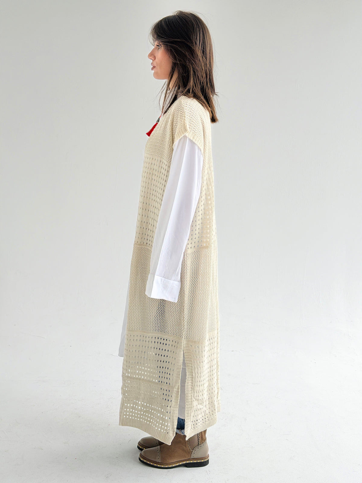 Breeze Light Wool Vest In Beige
