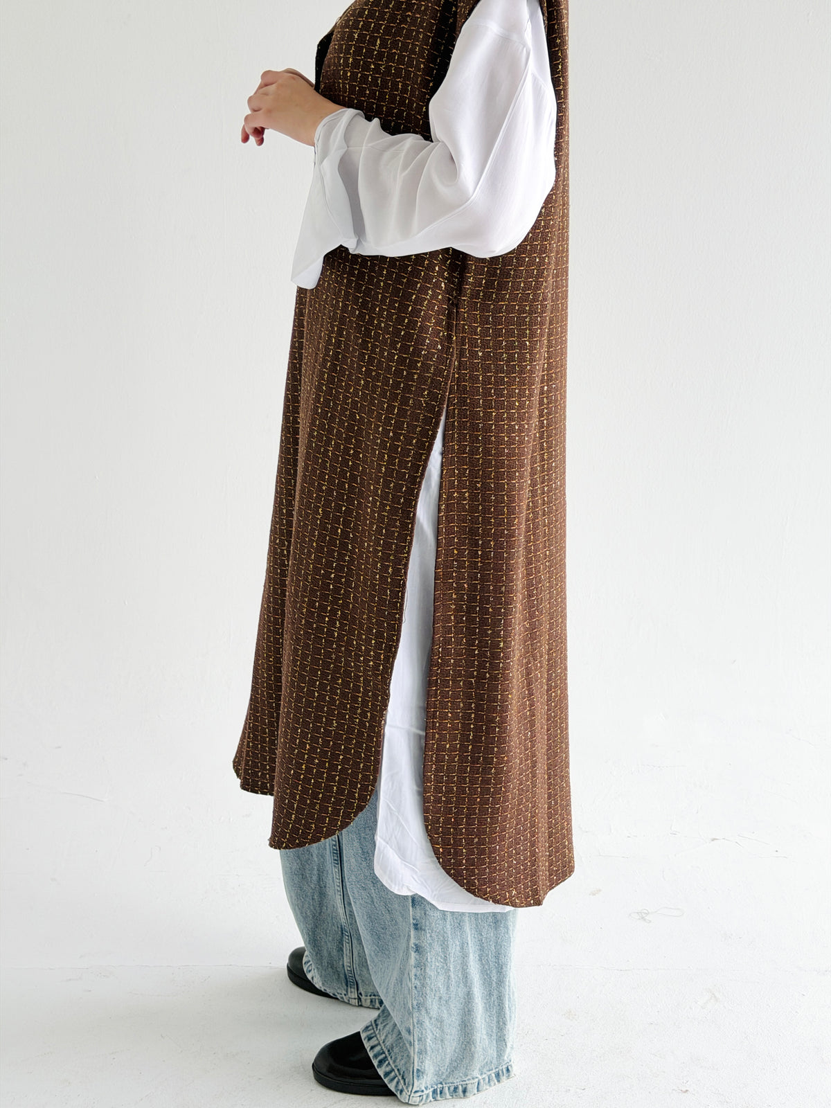 Diva Long Vest In Brown