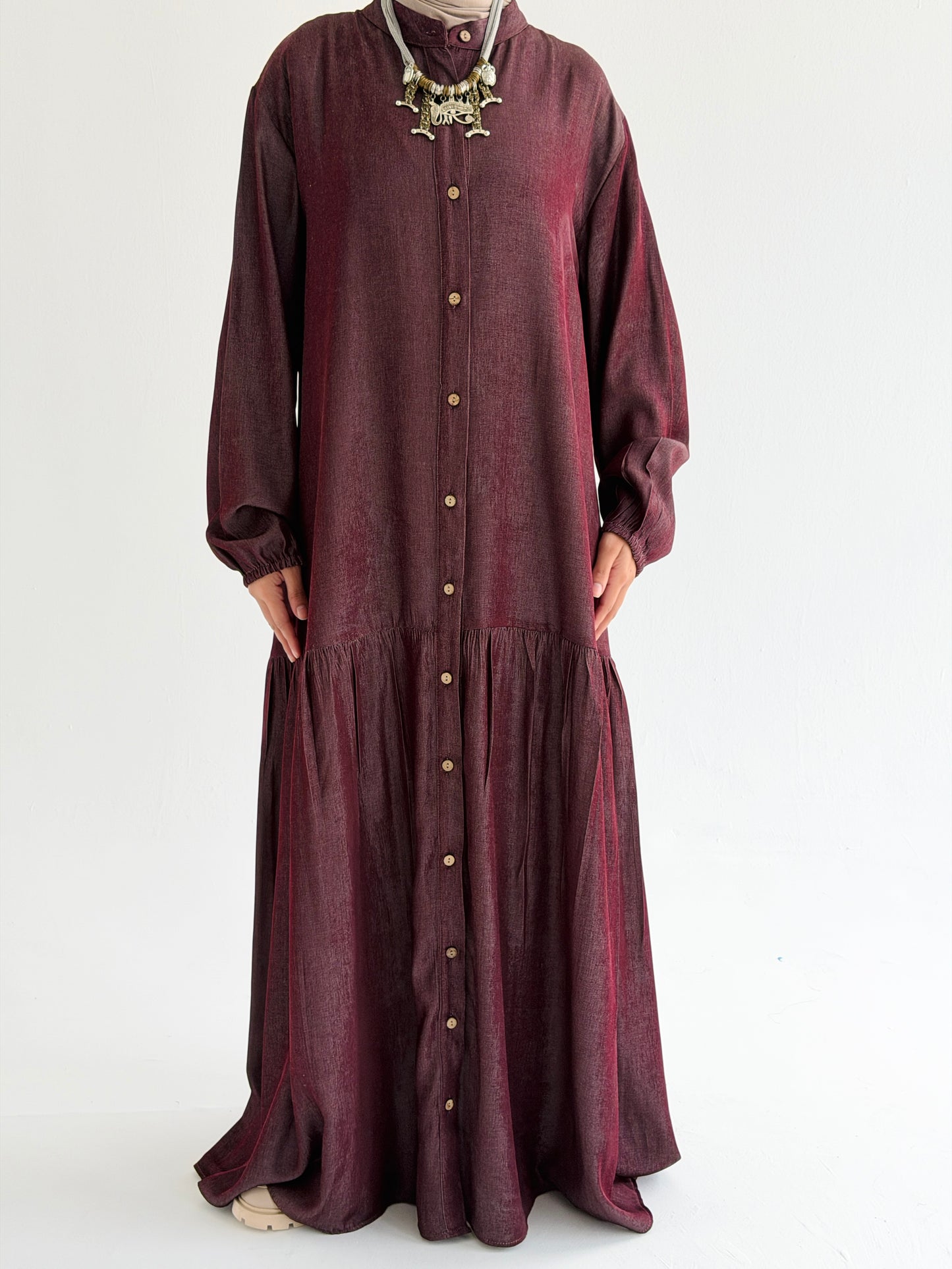 Glow Button Dress In Burgundy