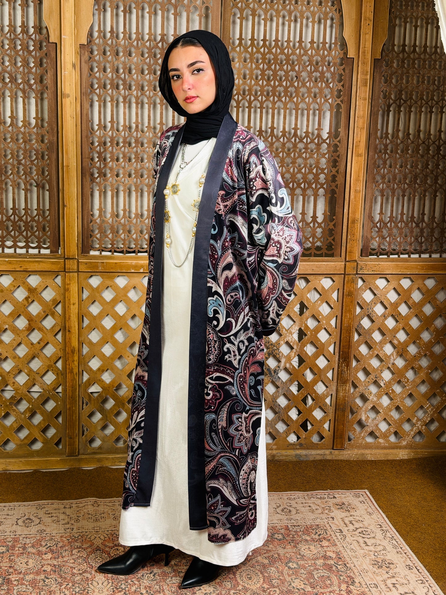 أَلْفَة —Alfa Elegant Paisley Velvet Kimono" black "