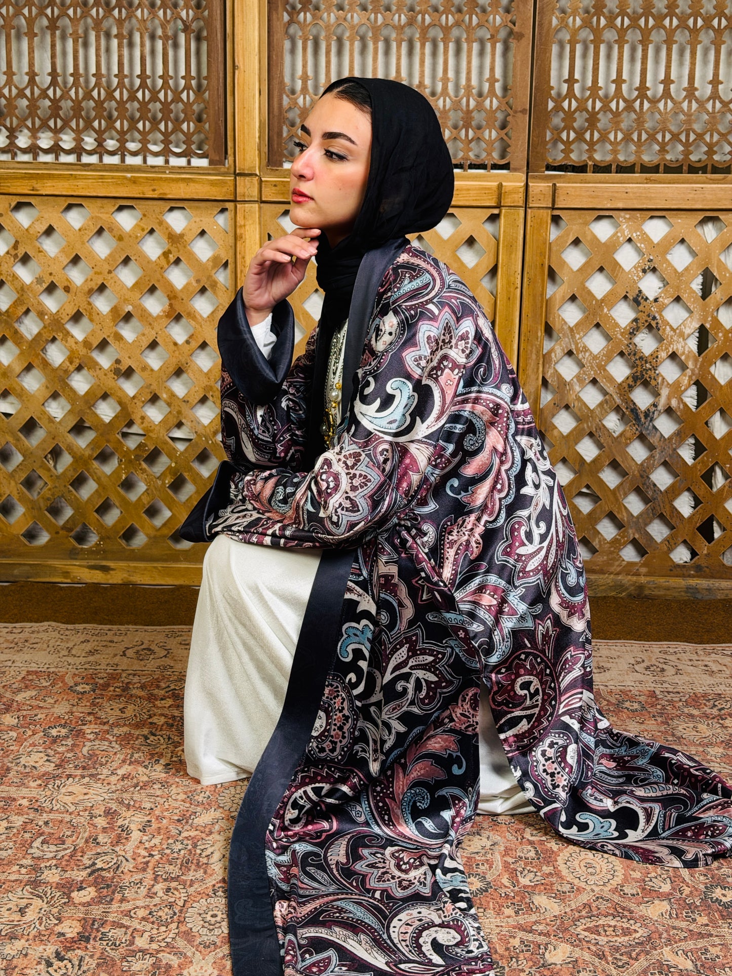 أَلْفَة —Alfa Elegant Paisley Velvet Kimono" black "