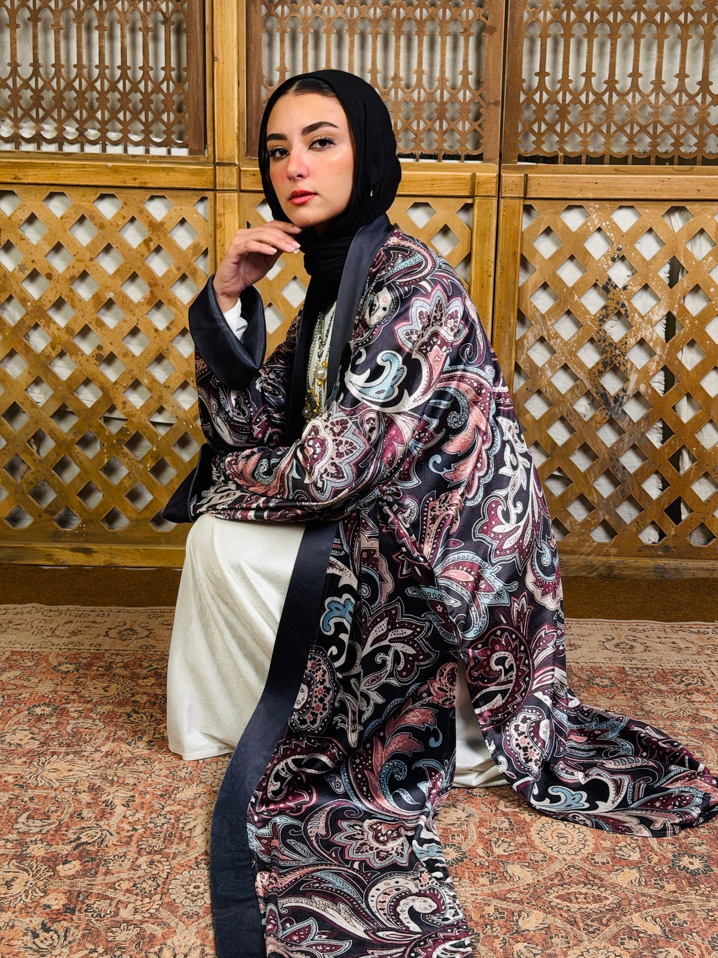 أَلْفَة —Alfa Elegant Paisley Velvet Kimono" black "