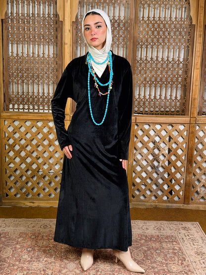 Lamsa - لَمْسَة Velvet Dress with adjustable belt"black"
