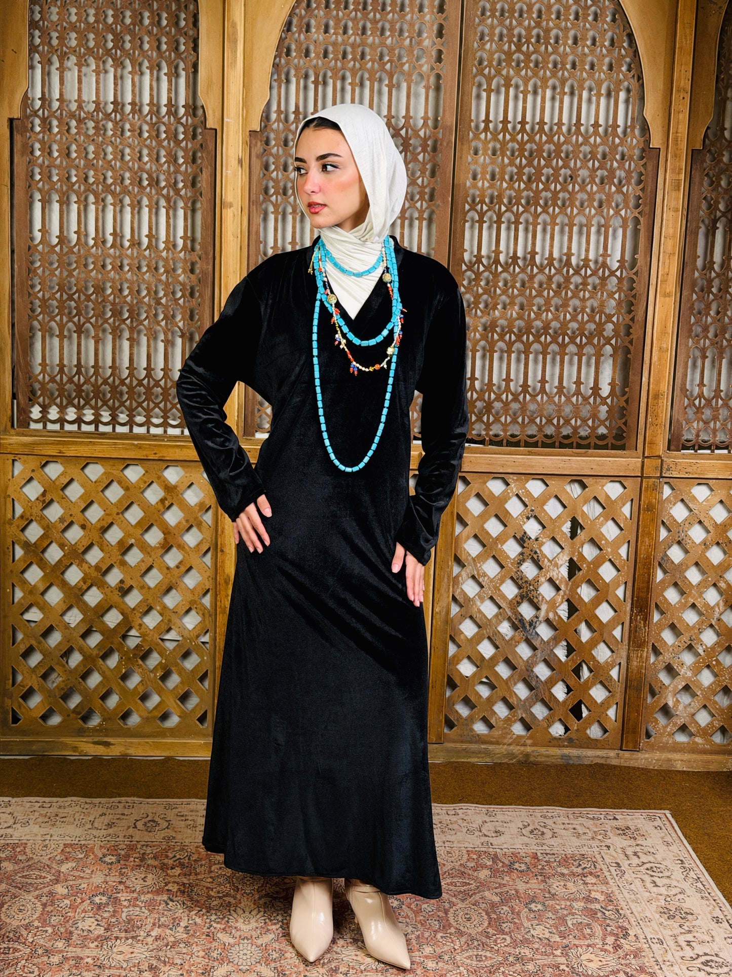 Lamsa - لَمْسَة Velvet Dress with adjustable belt"black"