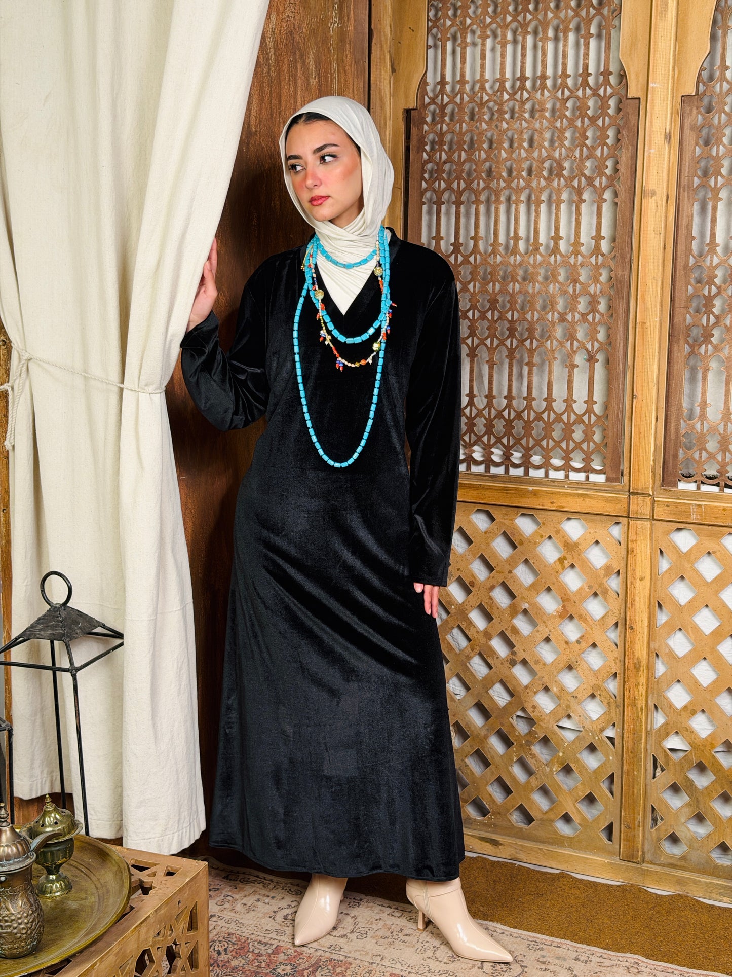 Lamsa - لَمْسَة Velvet Dress with adjustable belt"black"